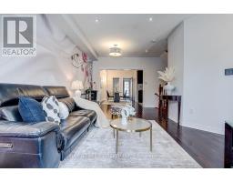 Family room - 54 Forestwood Street, Richmond Hill, ON L4S2K3 Photo 7