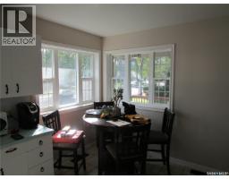 Dining nook - 204 19th Avenue, Regina, SK S4N1N1 Photo 12