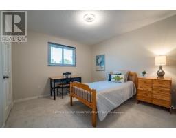 1117 Valleybrook Drive, Oakville, ON L6H4N1 Photo 14