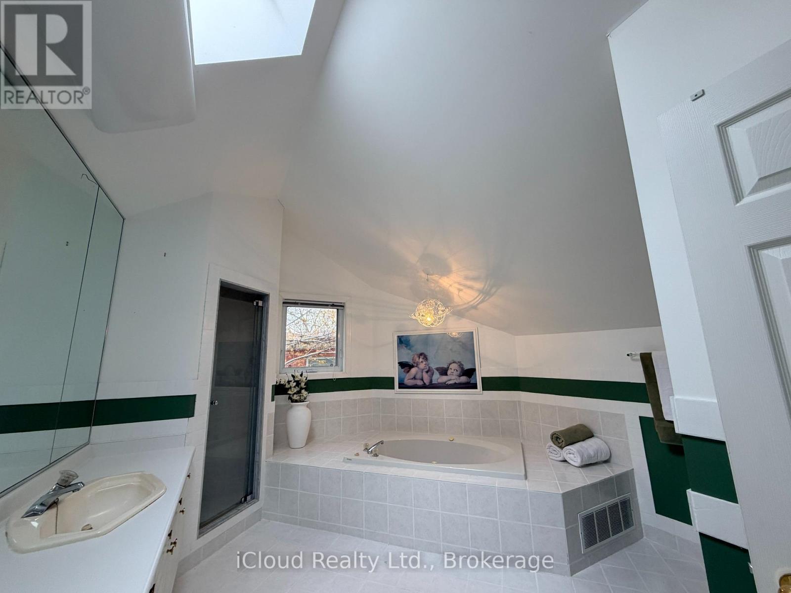 176 WYNDHAM STREET - Image 16