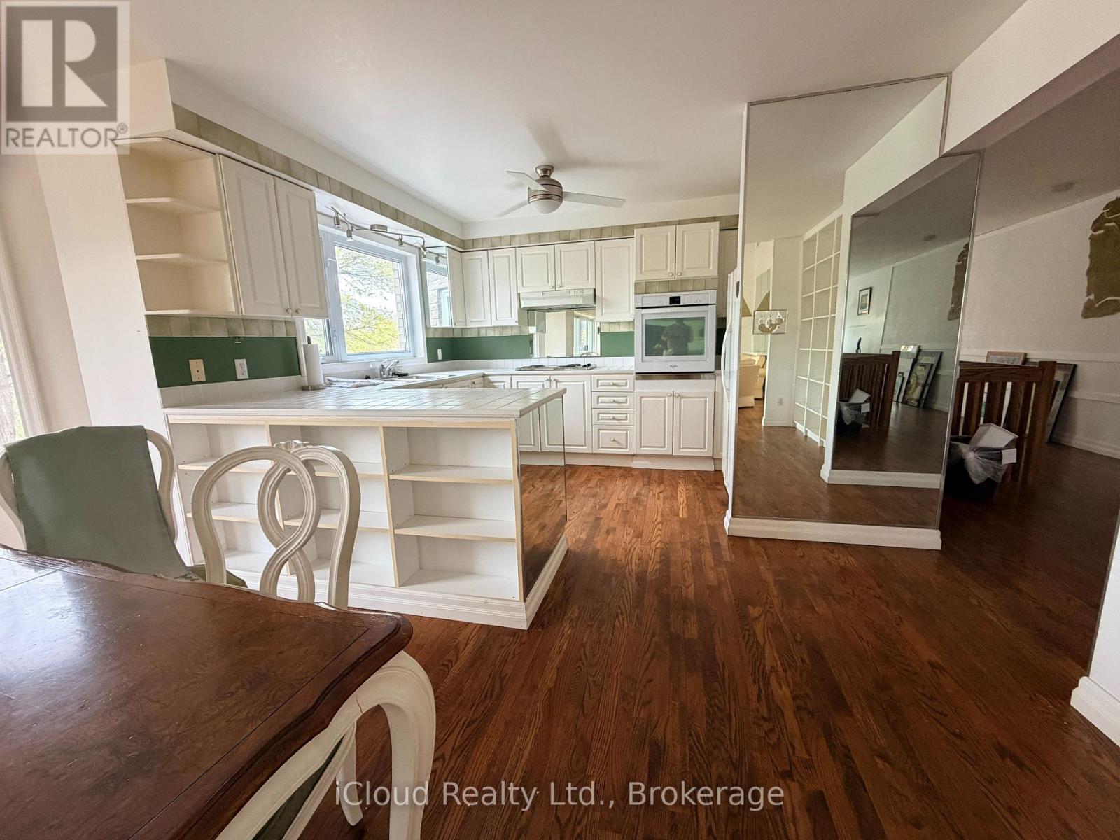 176 WYNDHAM STREET - 7
