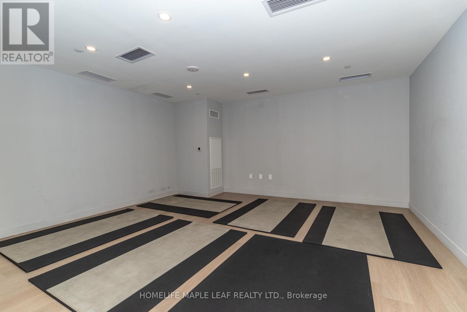 #703 859 THE QUEENSWAY - Image 37