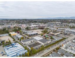 19751 54a Avenue, Langley, BC V3A3W4 Photo 36
