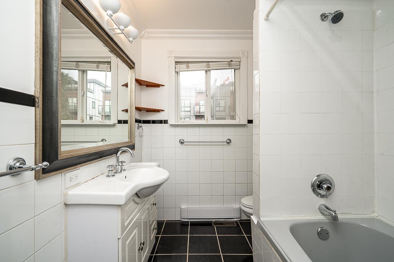 19751 54A AVENUE, Langley
