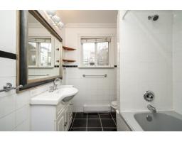 19751 54a Avenue, Langley, BC V3A3W4 Photo 14