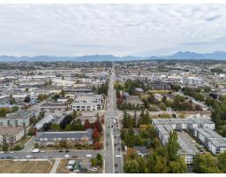 19751 54a Avenue, Langley, BC V3A3W4 Photo 39