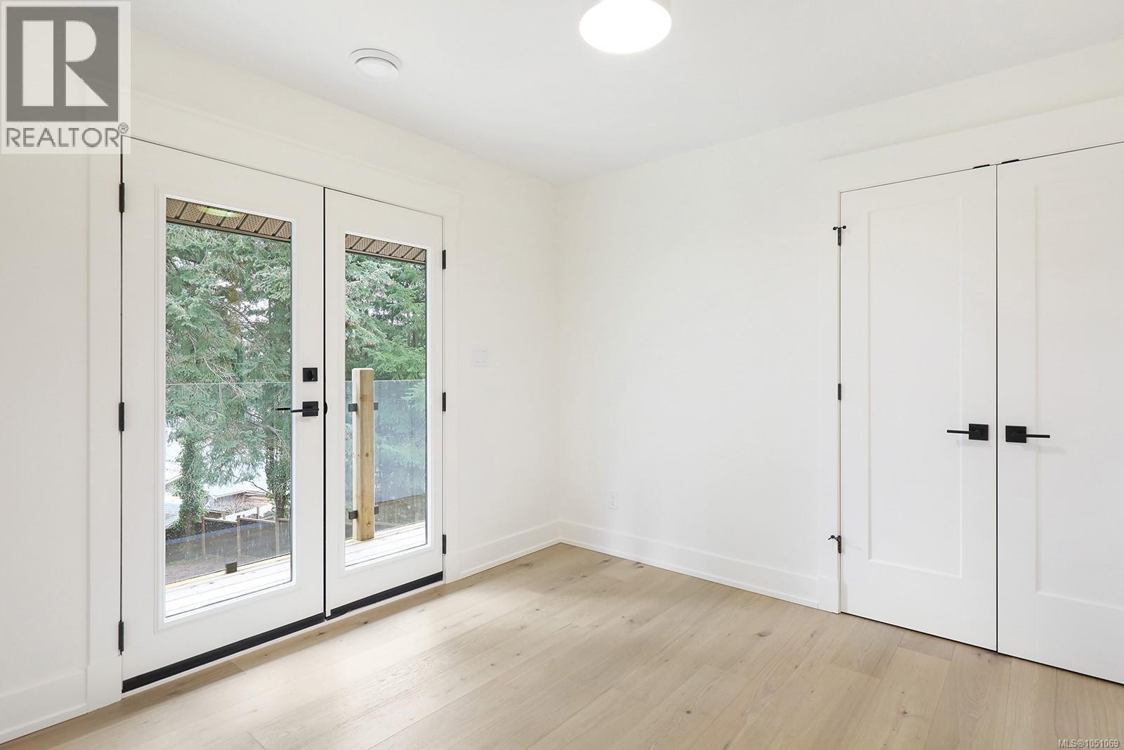 177 Sunningdale Rd E, Qualicum Beach