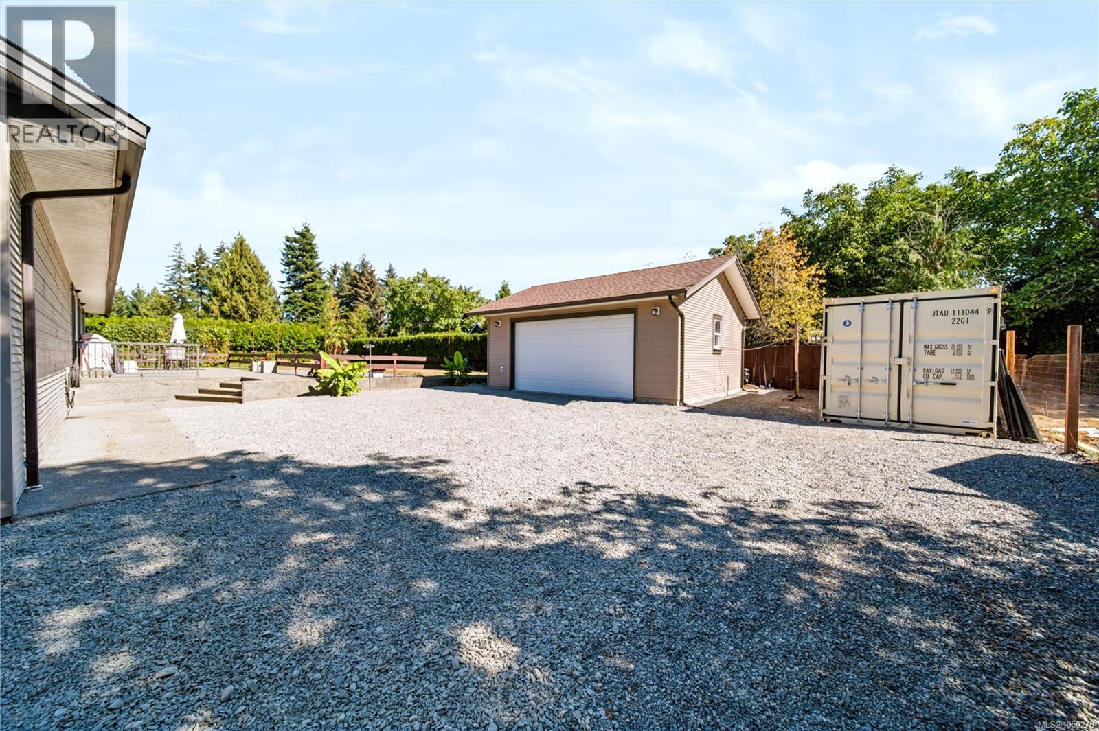 2070 Saras Way, Nanaimo, British Columbia, V9X1K6, Nanaimo, British Columbia — photo 4 of 5