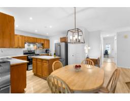 12201 67a Avenue, Surrey, BC V3W0L9 Photo 9