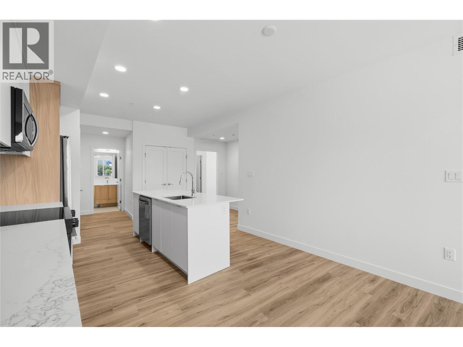270 Riverside Drive Unit# 412, Penticton