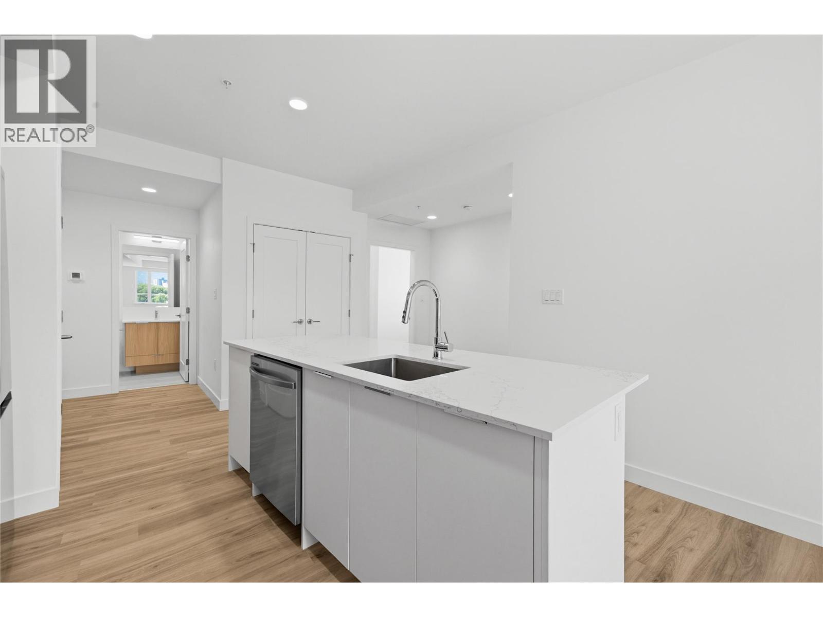 270 Riverside Drive Unit# 412, Penticton