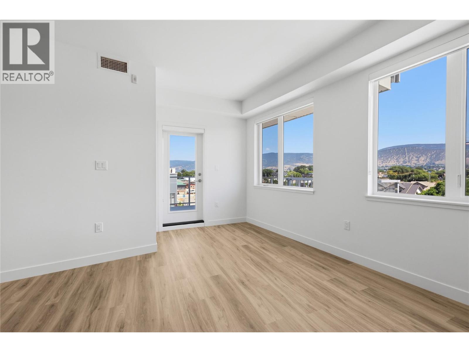 270 Riverside Drive Unit# 412, Penticton