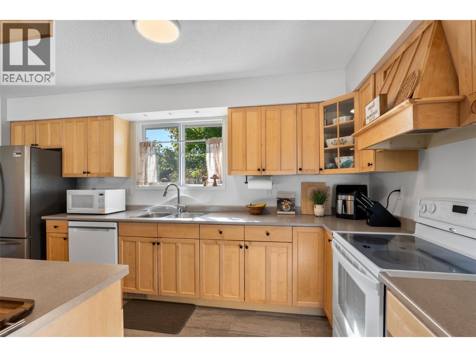 126 Bestwick Drive - 3