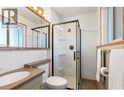 3pc Ensuite bath - 126 Bestwick Drive, Kamloops, BC V2C1M7 Photo 11