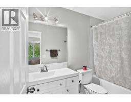 3pc Bathroom - 4610 43 Street Ne, Calgary, AB T1Y6J5 Photo 14