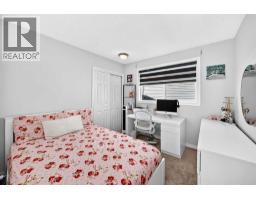 Kitchen - 4610 43 Street Ne, Calgary, AB T1Y6J5 Photo 16