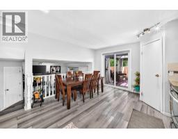 4pc Bathroom - 4610 43 Street Ne, Calgary, AB T1Y6J5 Photo 9