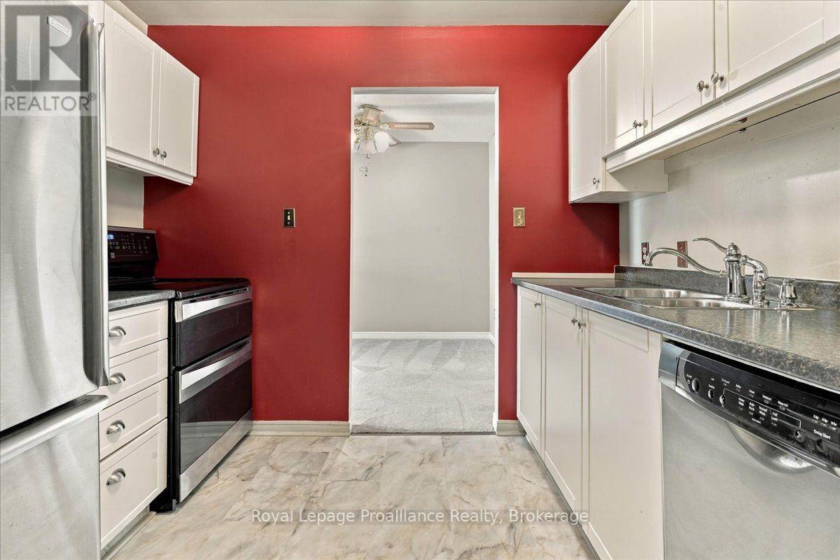 307B- 221 North Park Street, Belleville, ON photo 3