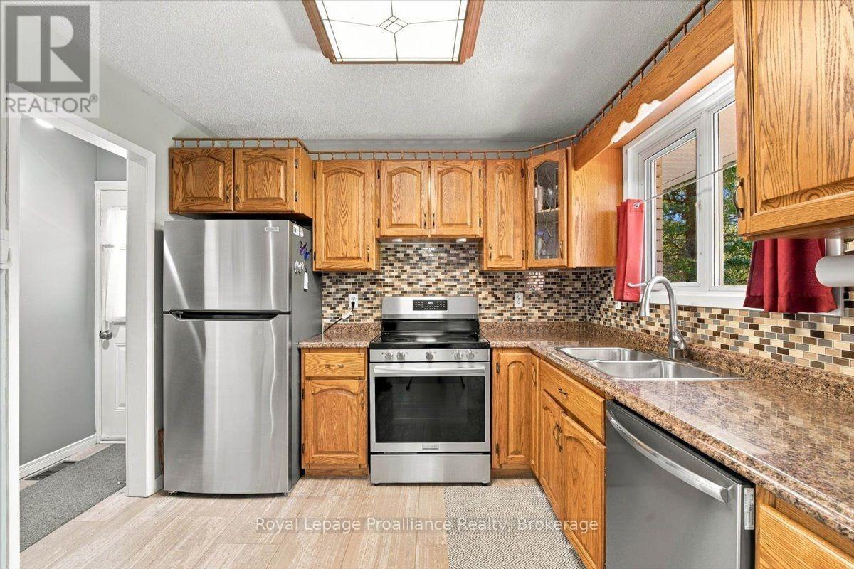 91 CHATTERTON VALLEY CRESCENT - 12