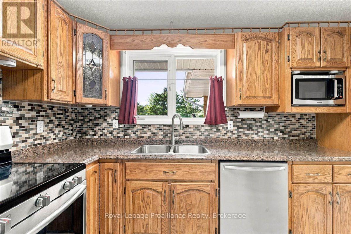 91 CHATTERTON VALLEY CRESCENT - 14