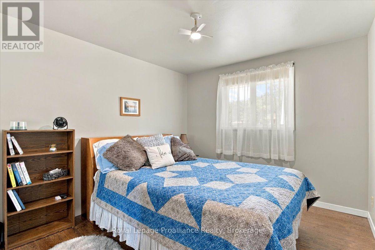 91 CHATTERTON VALLEY CRESCENT - 27