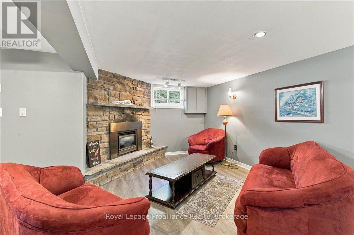 91 CHATTERTON VALLEY CRESCENT - 29