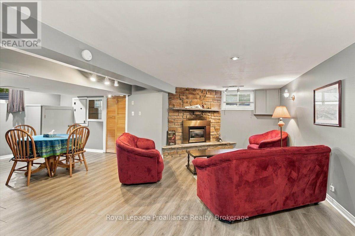 91 CHATTERTON VALLEY CRESCENT - 30