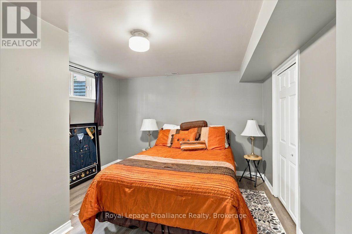 91 CHATTERTON VALLEY CRESCENT - 32