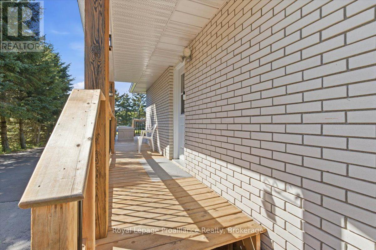 91 CHATTERTON VALLEY CRESCENT - 39