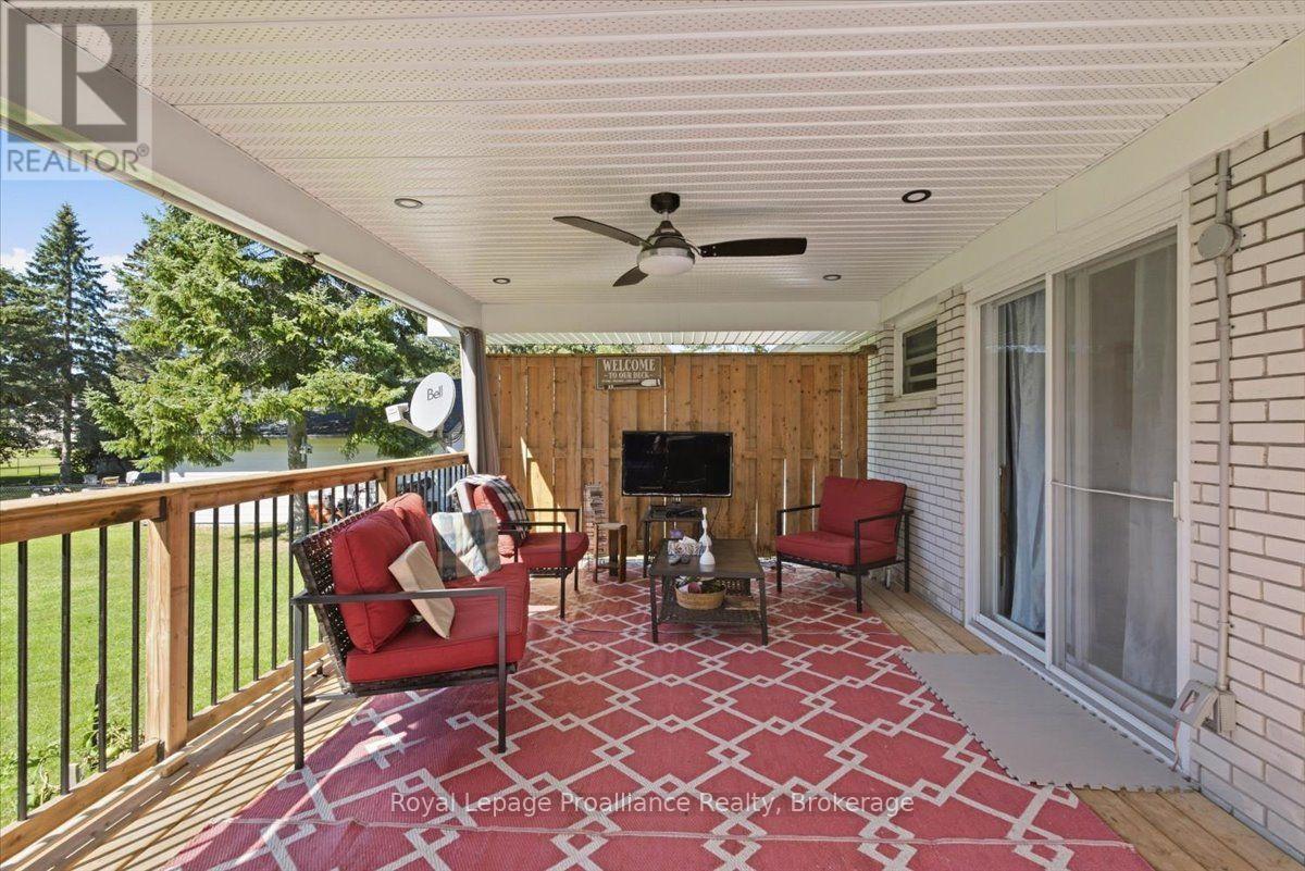 91 CHATTERTON VALLEY CRESCENT - 40