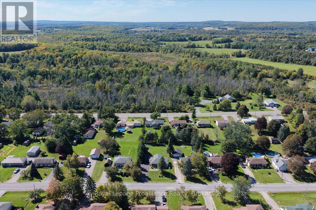 91 CHATTERTON VALLEY CRESCENT - 44