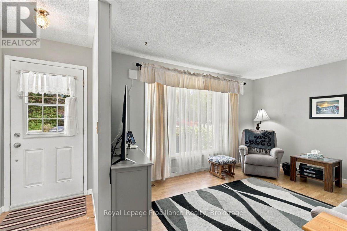 91 CHATTERTON VALLEY CRESCENT - 8