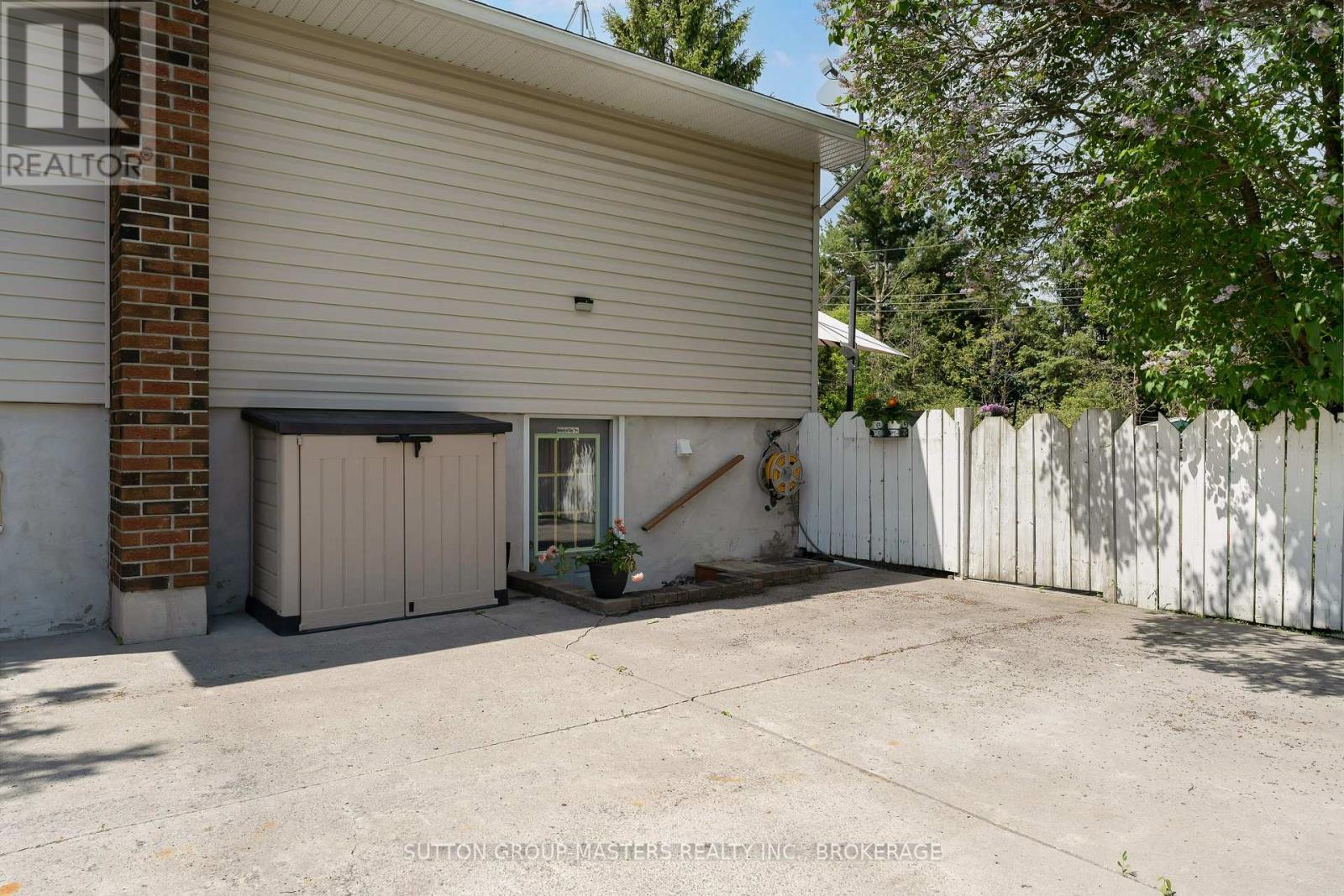 21 MCDONALD CRESCENT - Image 33