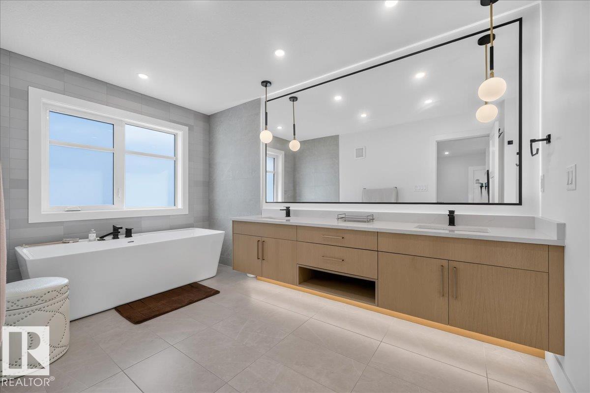 4462 Suzanna Crescent SW, Summerside — photo 29 of 30: Property photo