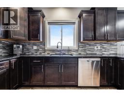 Enclosed porch - 2125 Fox Run Road Unit# Upper, Leamington, ON N8H3V7 Photo 8