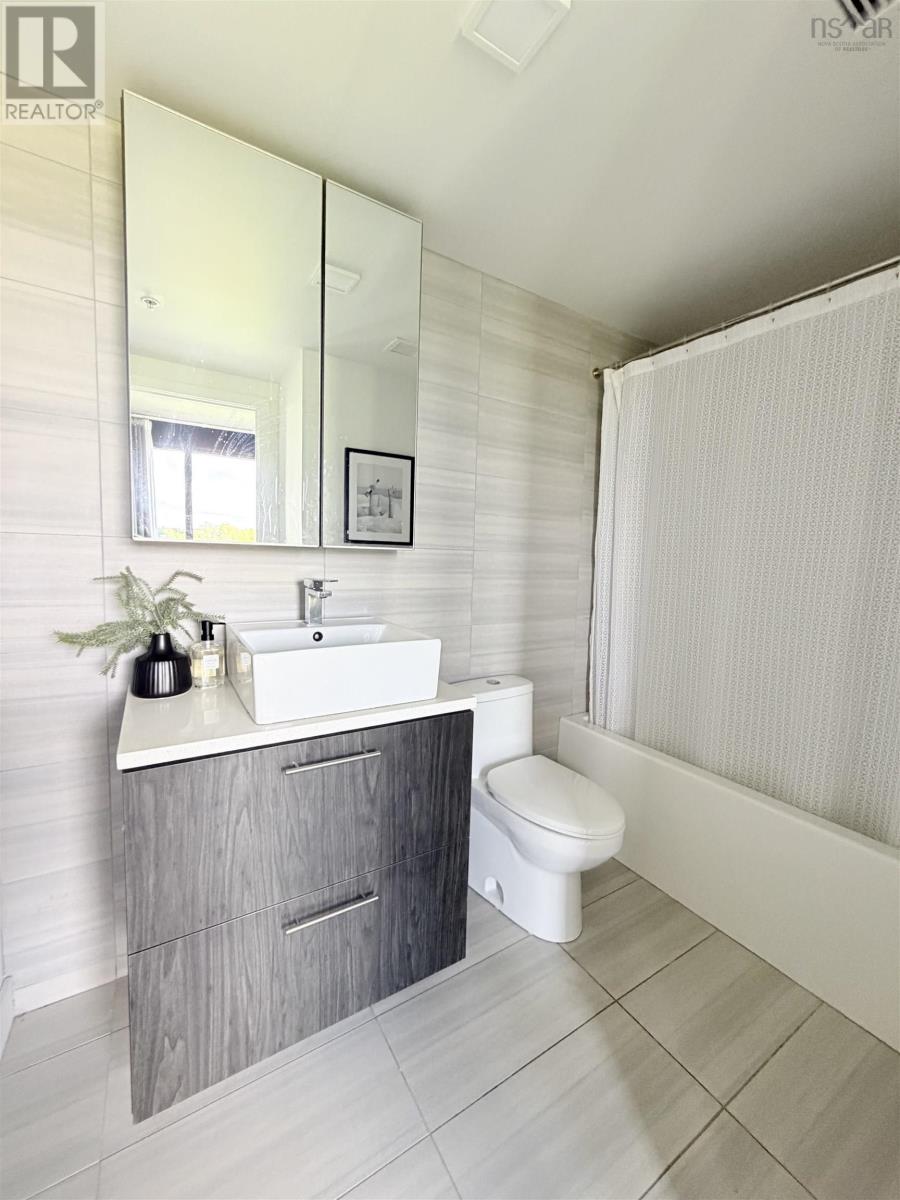 #401 1048 Wellington Street - 13