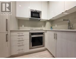 605 - 330 Richmond Street W, Toronto, ON M5V0M4 Photo 7