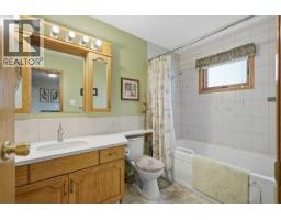 5217 50 Avenue, Ponoka, AB T4J1R9 Photo 17