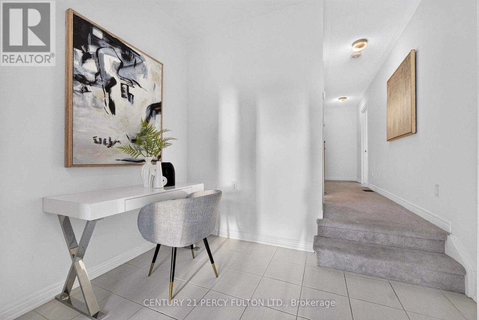 1982 Cameron Lott Crescent, Oshawa (Kedron), Ontario, L1L0S1, Oshawa (Kedron), Ontario — photo 4 of 5