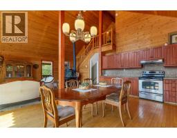4pc Bathroom - 27 Pine Road, Cherryville, BC V0E2G3 Photo 11