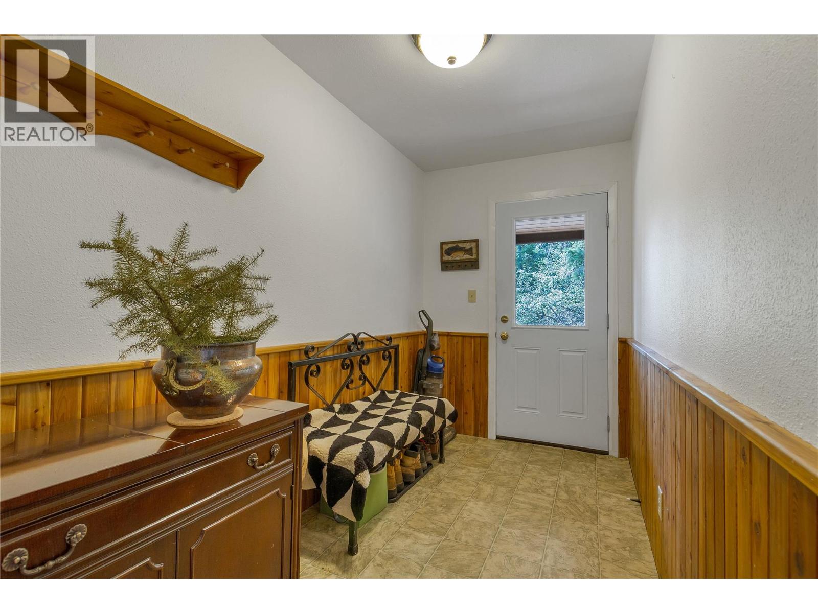 27 Pine Road - 24