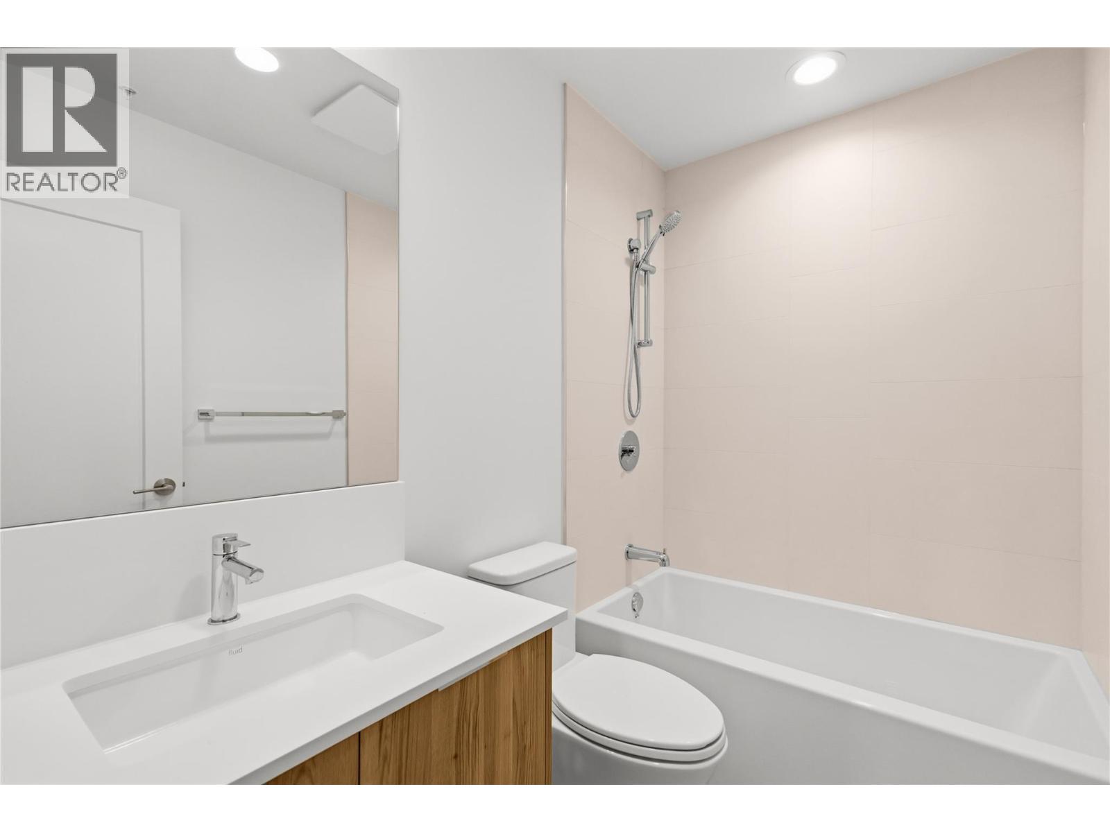 270 Riverside Drive Unit# 415, Penticton