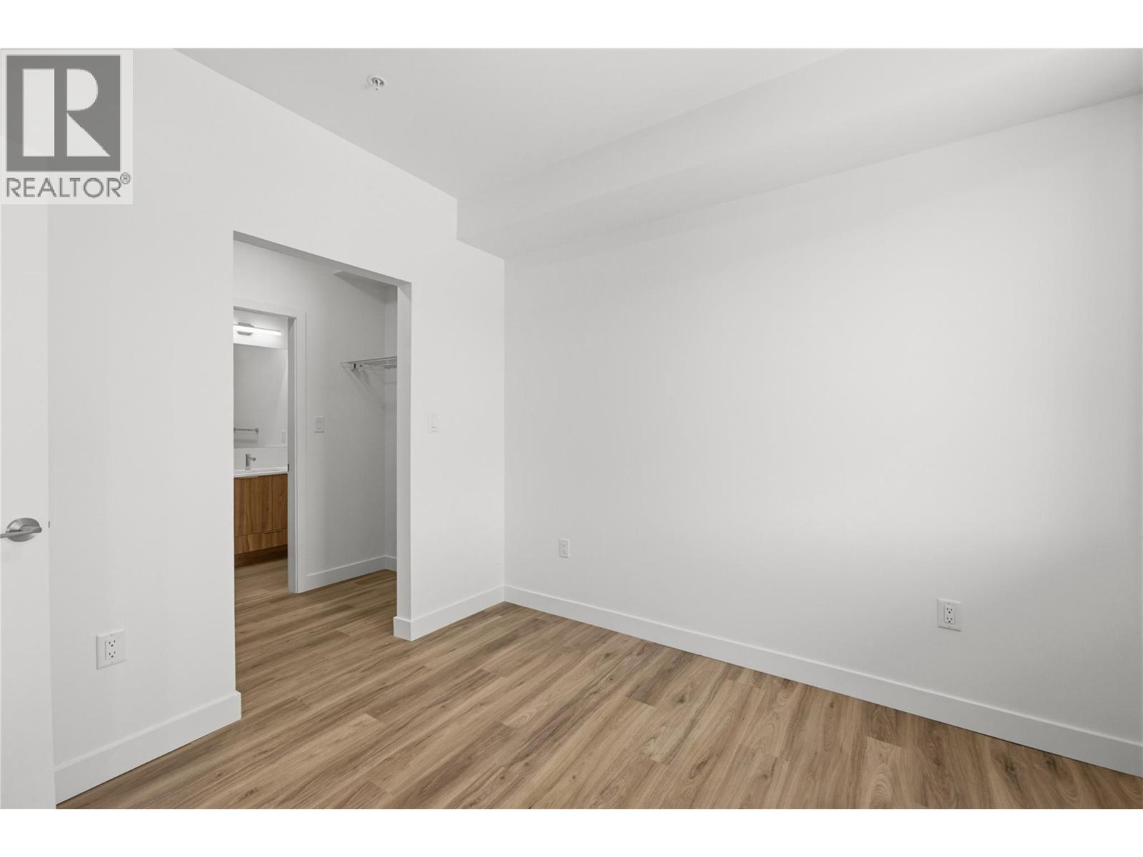 #415 270 Riverside Drive - 10