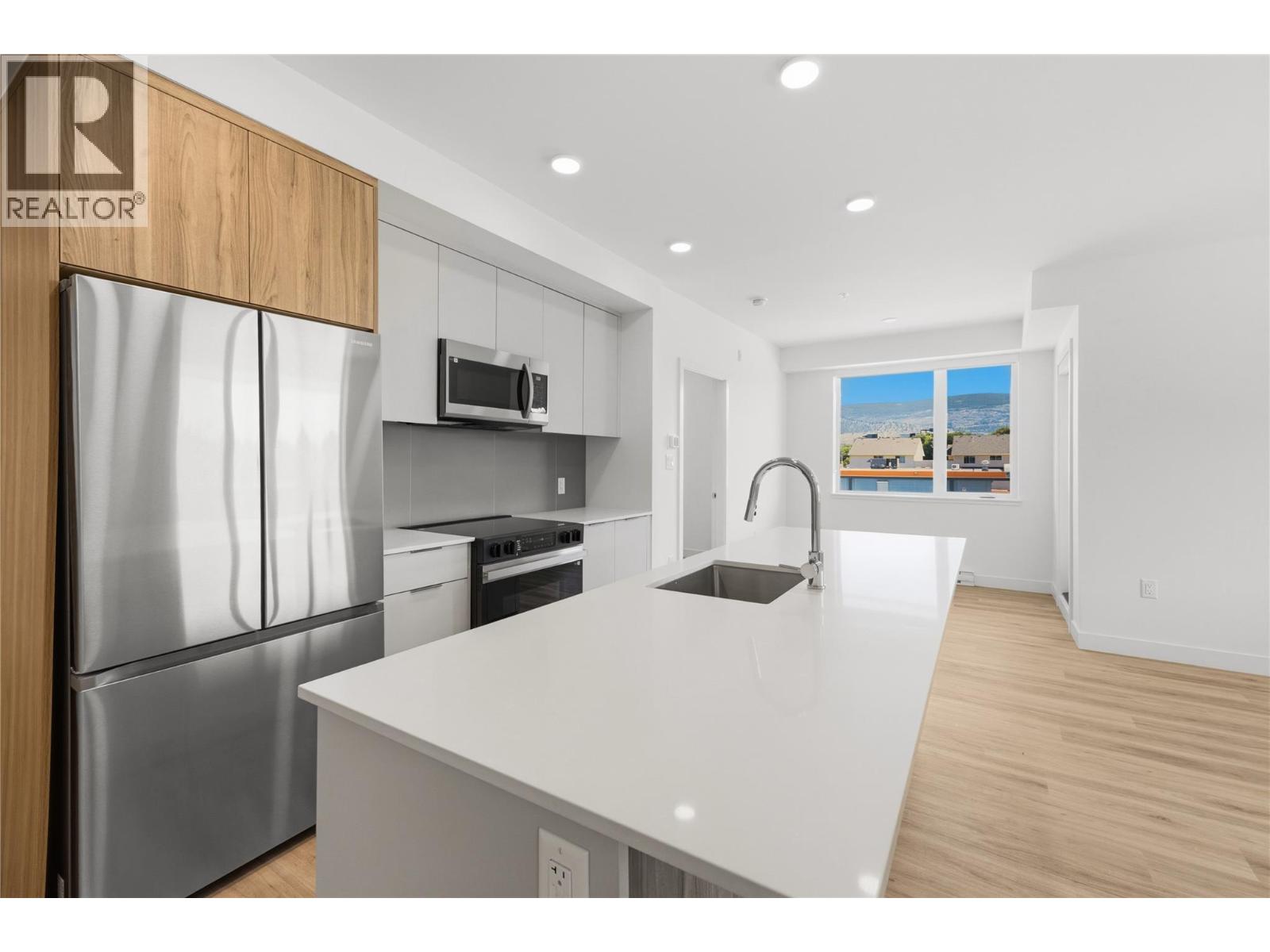 270 Riverside Drive Unit# 415, Penticton