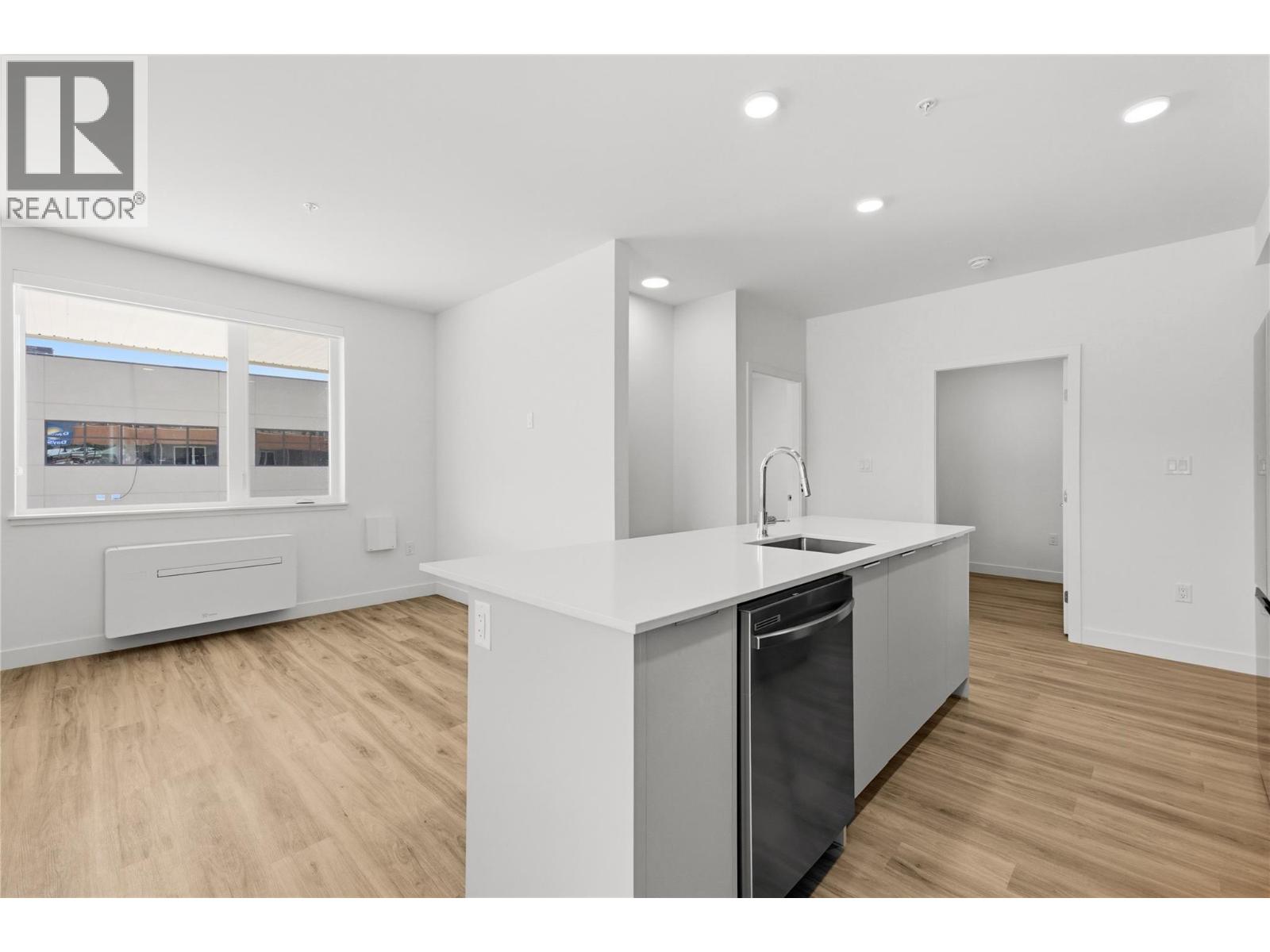 270 Riverside Drive Unit# 415, Penticton