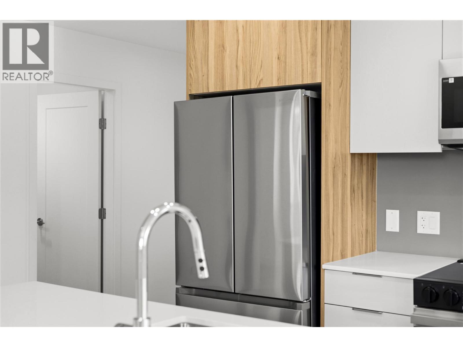 270 Riverside Drive Unit# 415, Penticton