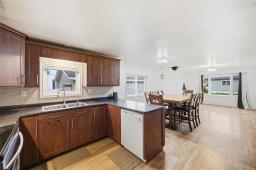 Foyer - 7 Trailer Court Road, New Bothwell, MB R0A1C0 Photo 7