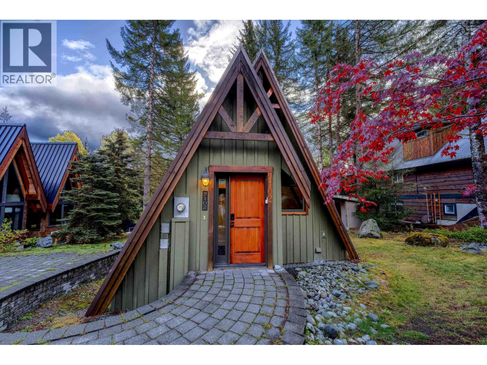 7102 NESTERS Road, Whistler, British Columbia, V8E0E2, Whistler, British Columbia — photo 3 of 5