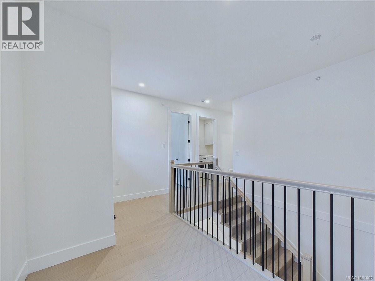 2111 Kingbird Dr - Image 34
