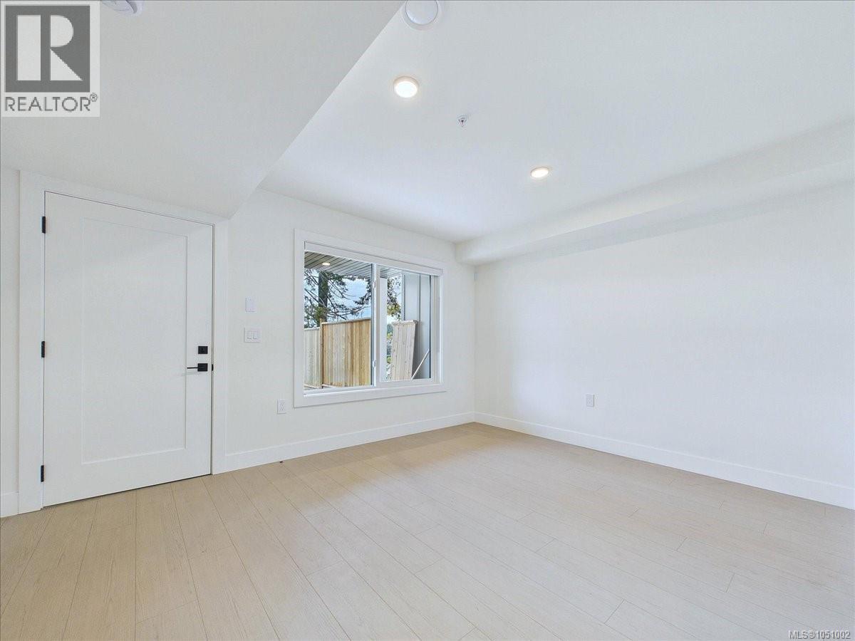 2111 Kingbird Dr - Image 40